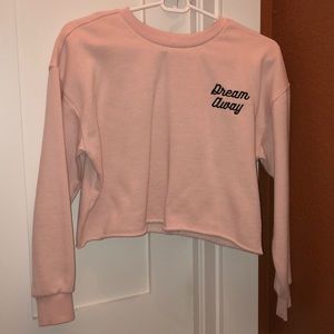“DREAM AWAY” CROPTOP HOODIE